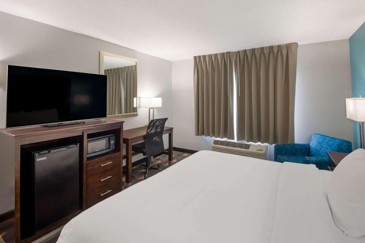 Hotel Clarion Pointe Indianapolis Northeast à Castleton Extérieur photo