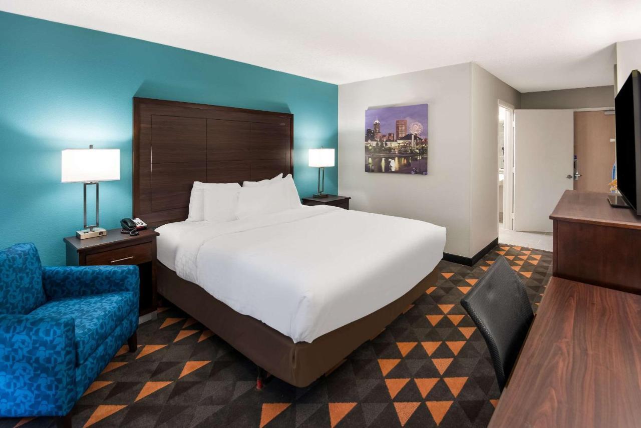 Hotel Clarion Pointe Indianapolis Northeast à Castleton Extérieur photo