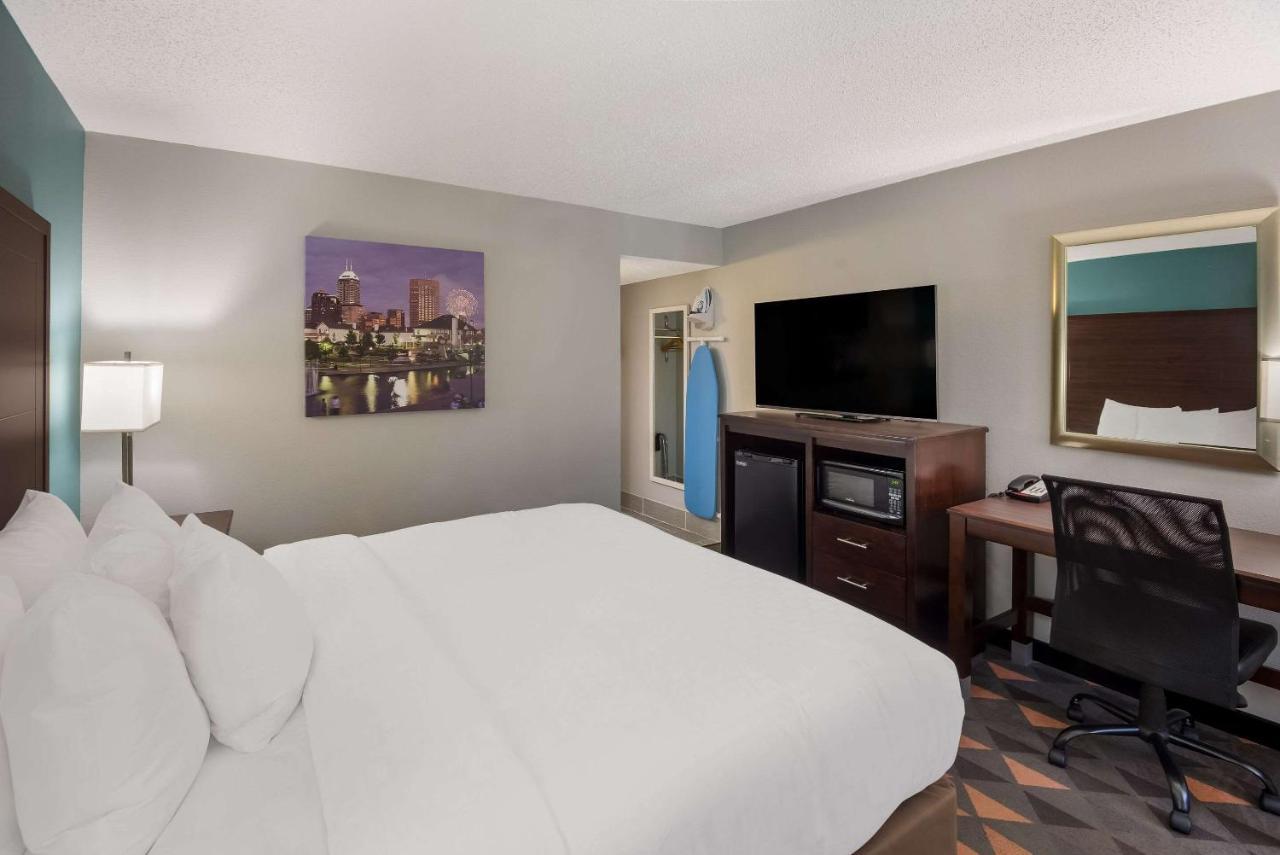 Hotel Clarion Pointe Indianapolis Northeast à Castleton Extérieur photo