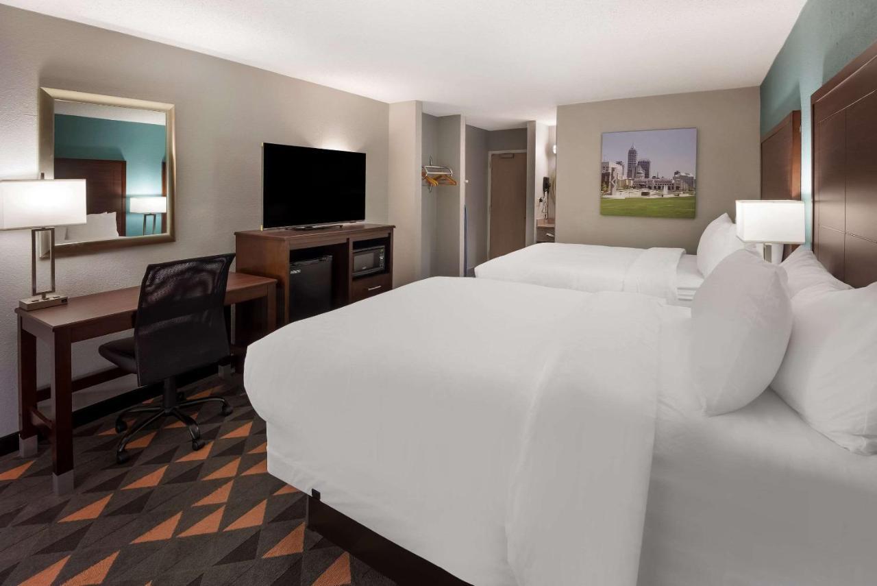 Hotel Clarion Pointe Indianapolis Northeast à Castleton Extérieur photo