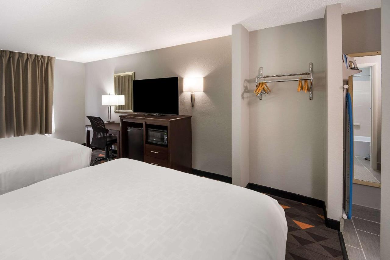 Hotel Clarion Pointe Indianapolis Northeast à Castleton Extérieur photo
