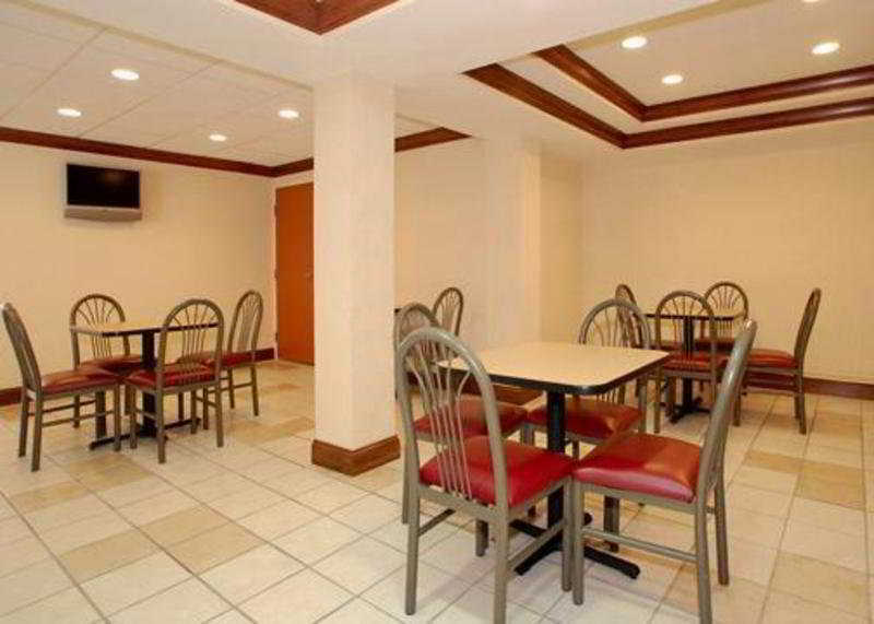Hotel Clarion Pointe Indianapolis Northeast à Castleton Extérieur photo